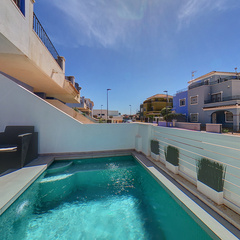 loading blurry tour image