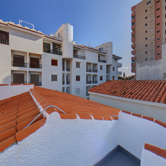 loading blurry tour image