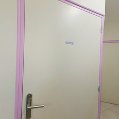 loading blurry tour image