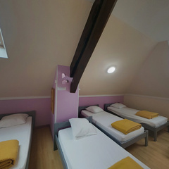 loading blurry tour image