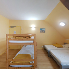 loading blurry tour image