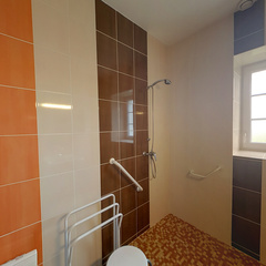 loading blurry tour image