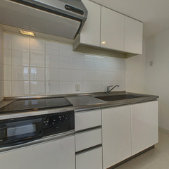 loading blurry tour image