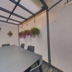 loading blurry tour image