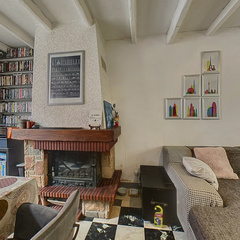 loading blurry tour image