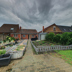 loading blurry tour image