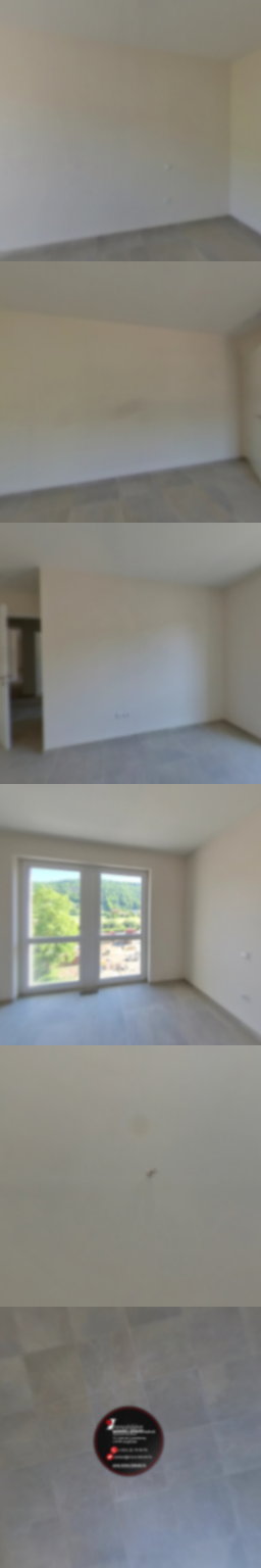 loading blurry tour image