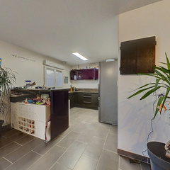 loading blurry tour image