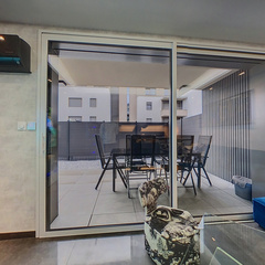 loading blurry tour image