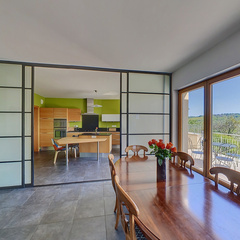 loading blurry tour image