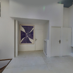 loading blurry tour image