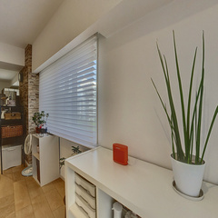 loading blurry tour image