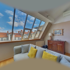 loading blurry tour image