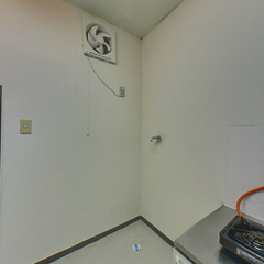 loading blurry tour image