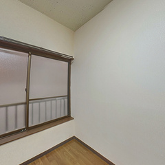 loading blurry tour image