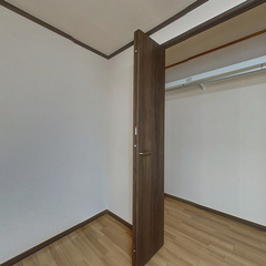 loading blurry tour image