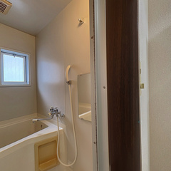 loading blurry tour image