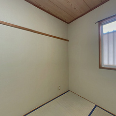 loading blurry tour image