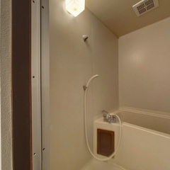 loading blurry tour image