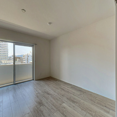 loading blurry tour image