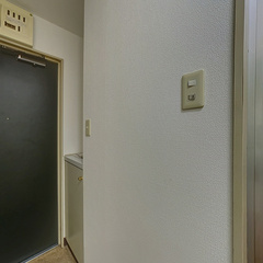 loading blurry tour image