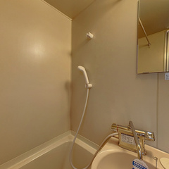 loading blurry tour image