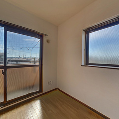 loading blurry tour image