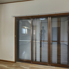 loading blurry tour image