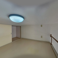 loading blurry tour image