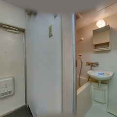 loading blurry tour image