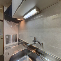 loading blurry tour image