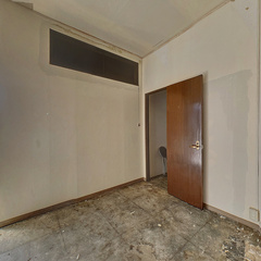 loading blurry tour image