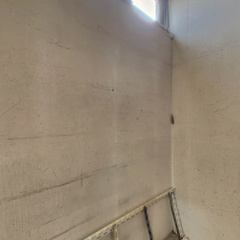 loading blurry tour image