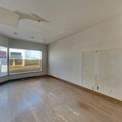 loading blurry tour image