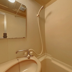 loading blurry tour image