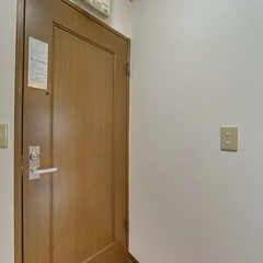 loading blurry tour image