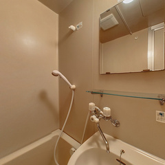 loading blurry tour image