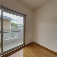 loading blurry tour image