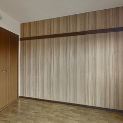 loading blurry tour image