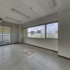 loading blurry tour image