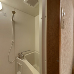 loading blurry tour image