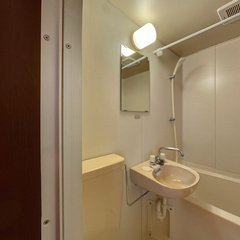 loading blurry tour image