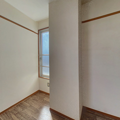 loading blurry tour image