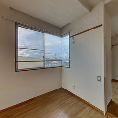 loading blurry tour image