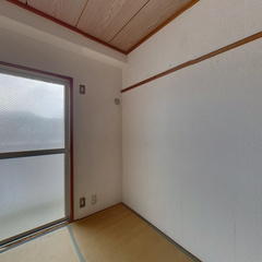 loading blurry tour image