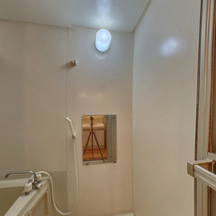 loading blurry tour image