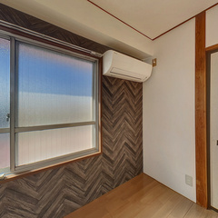 loading blurry tour image