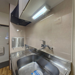 loading blurry tour image