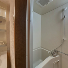 loading blurry tour image