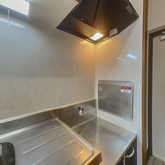 loading blurry tour image